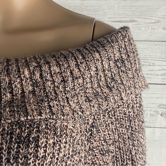 Snails & Cinnamon Sweater - Picture 4 of 12